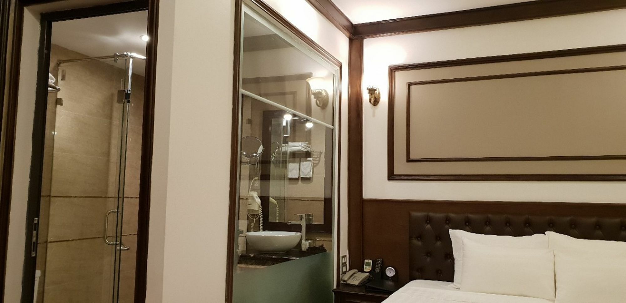 Alisa Hotel & Spa Hanoi Exterior photo